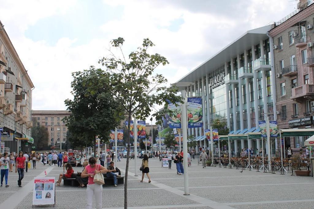 Современная Студия В Центре На Европейской Площади Dnepropetrovsk Exterior foto